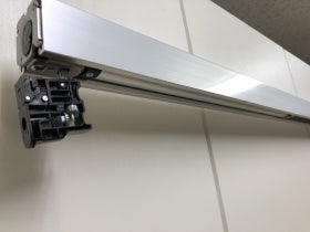自閉式引き戸用　戸先ランナー